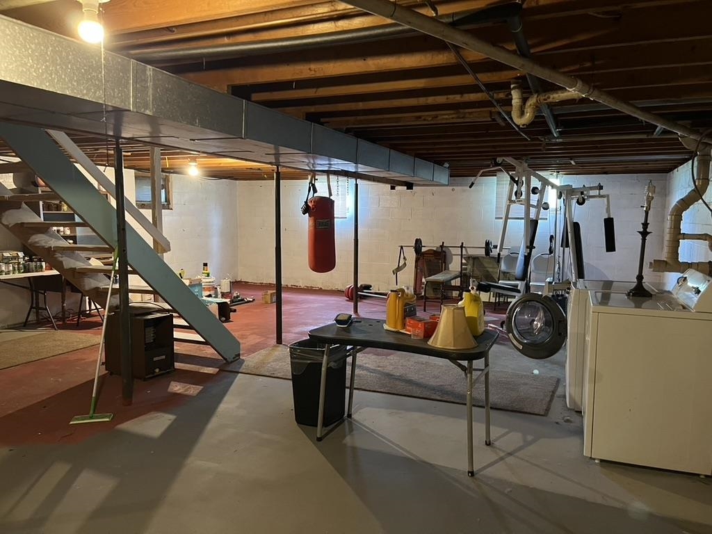 1092 sq ft basement