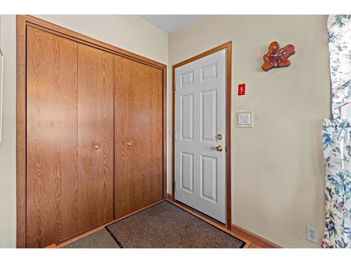 8 Leclaire Drive