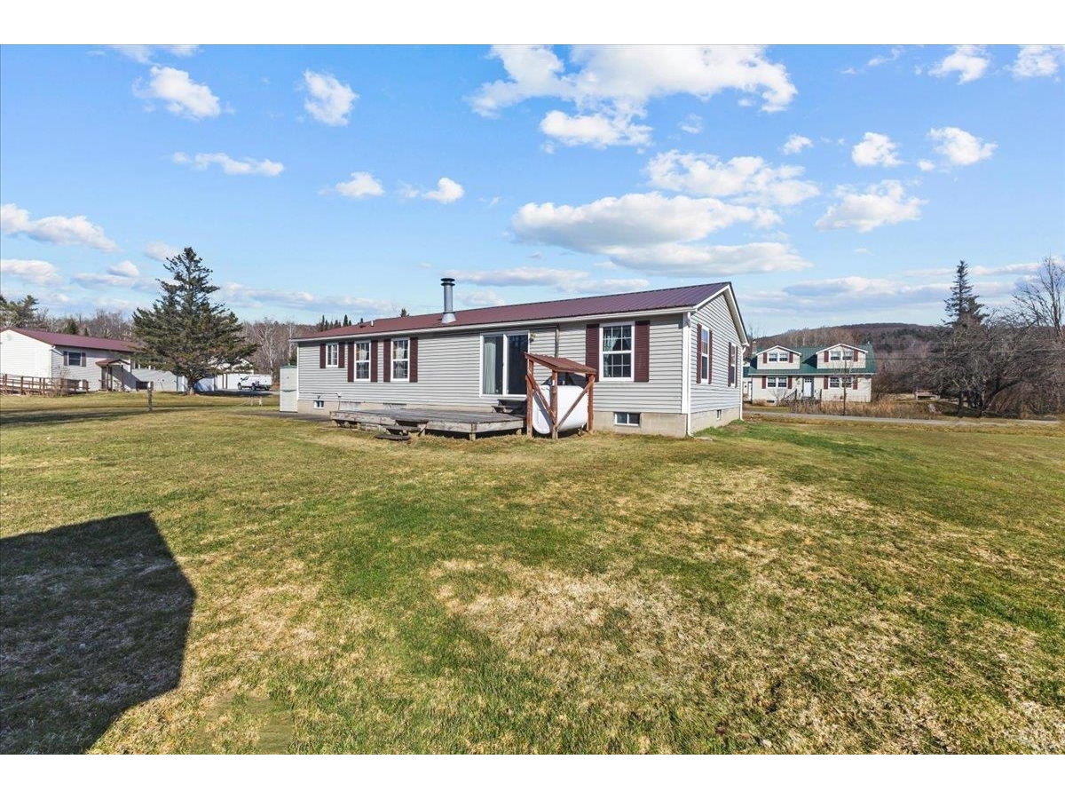 8 Leclaire Drive