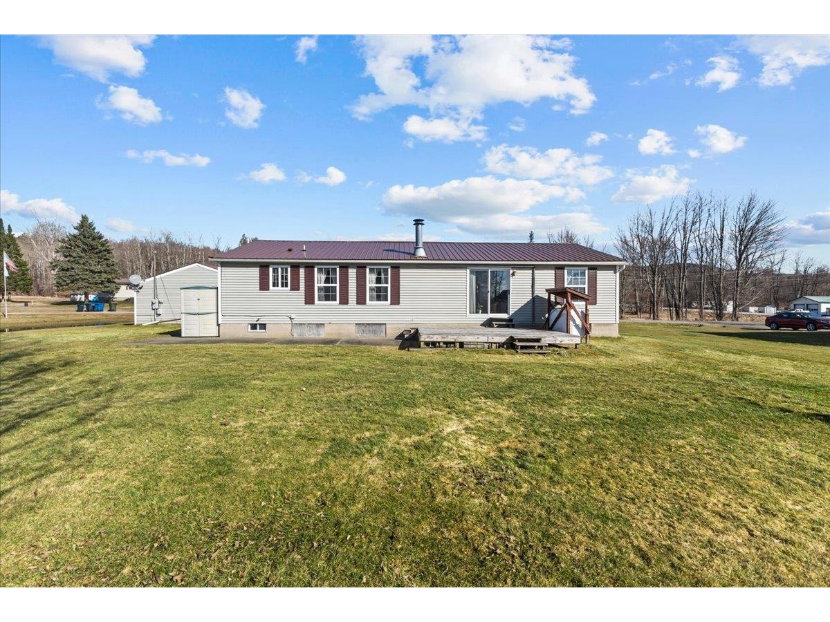 8 Leclaire Drive