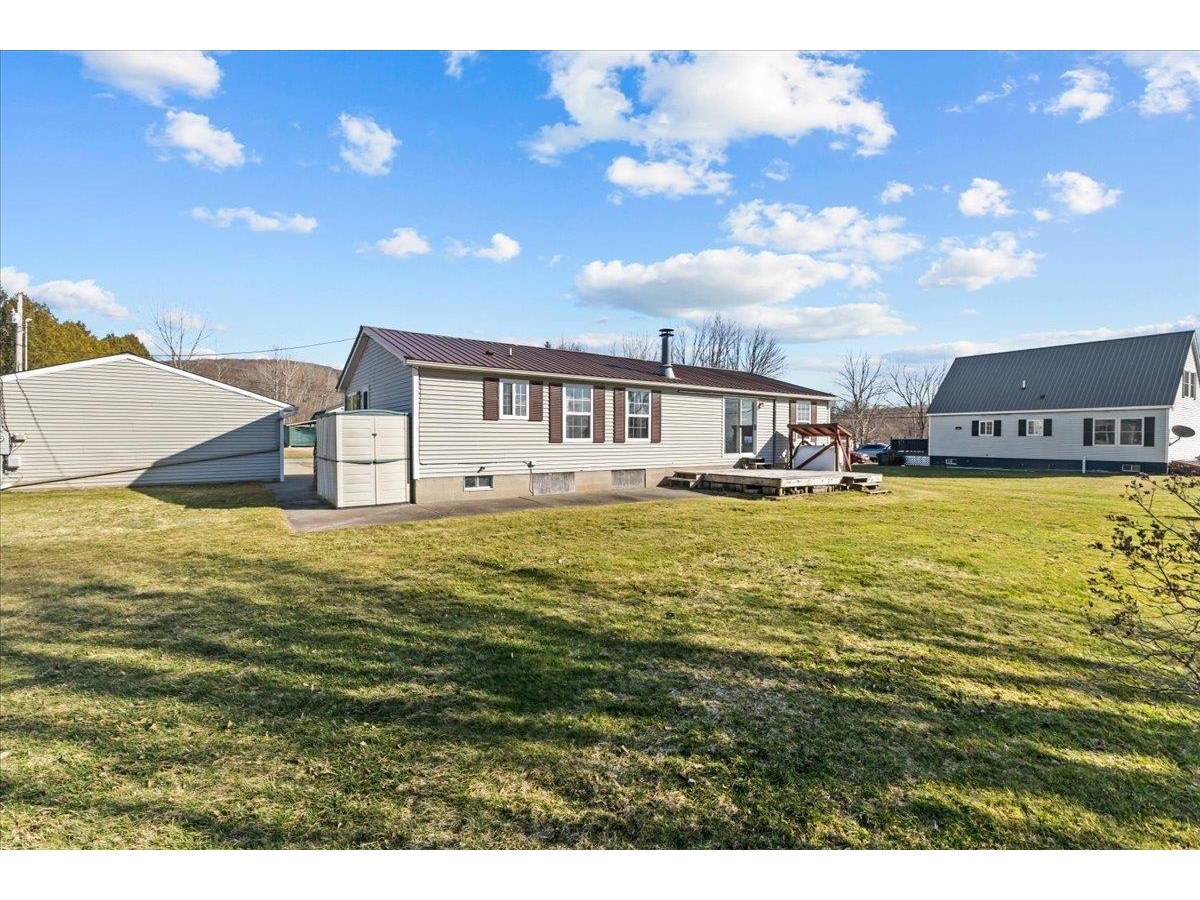 8 Leclaire Drive