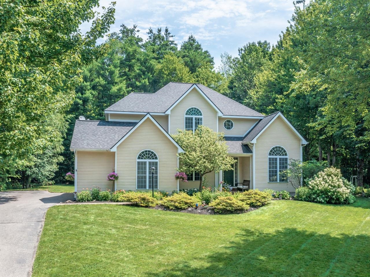 Stunning Home in Lang Farm