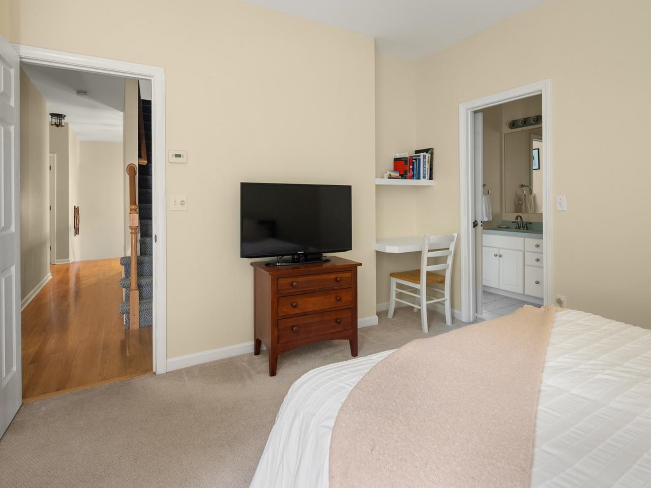 8 Lida Drive