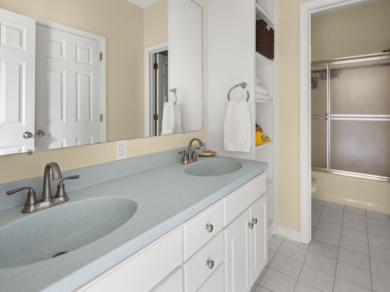 Jack & Jill Bath