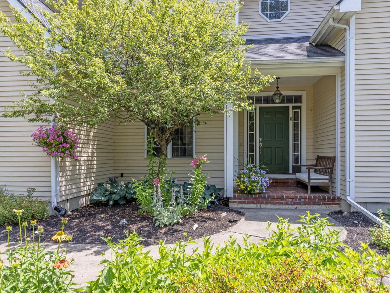 8 Lida Drive