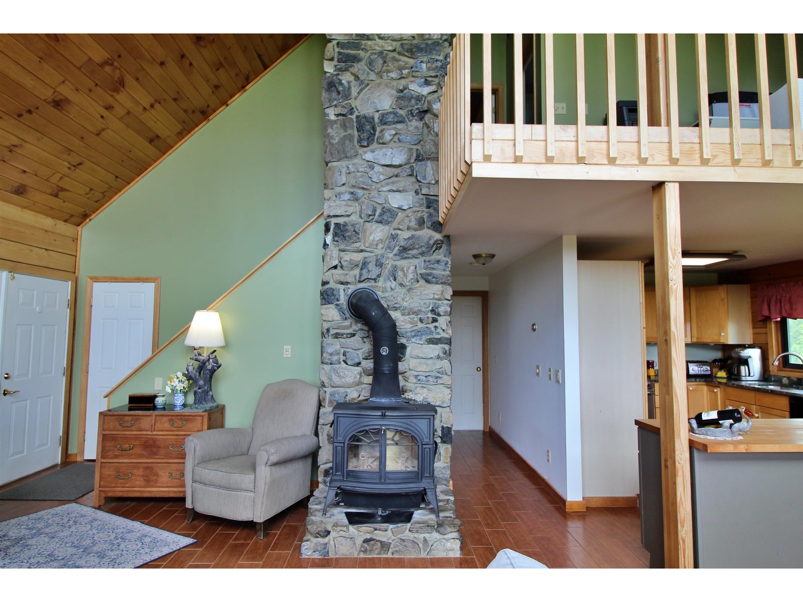 Floor-to-ceiling chimney