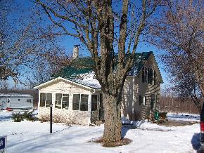 8 Moccasin Ave