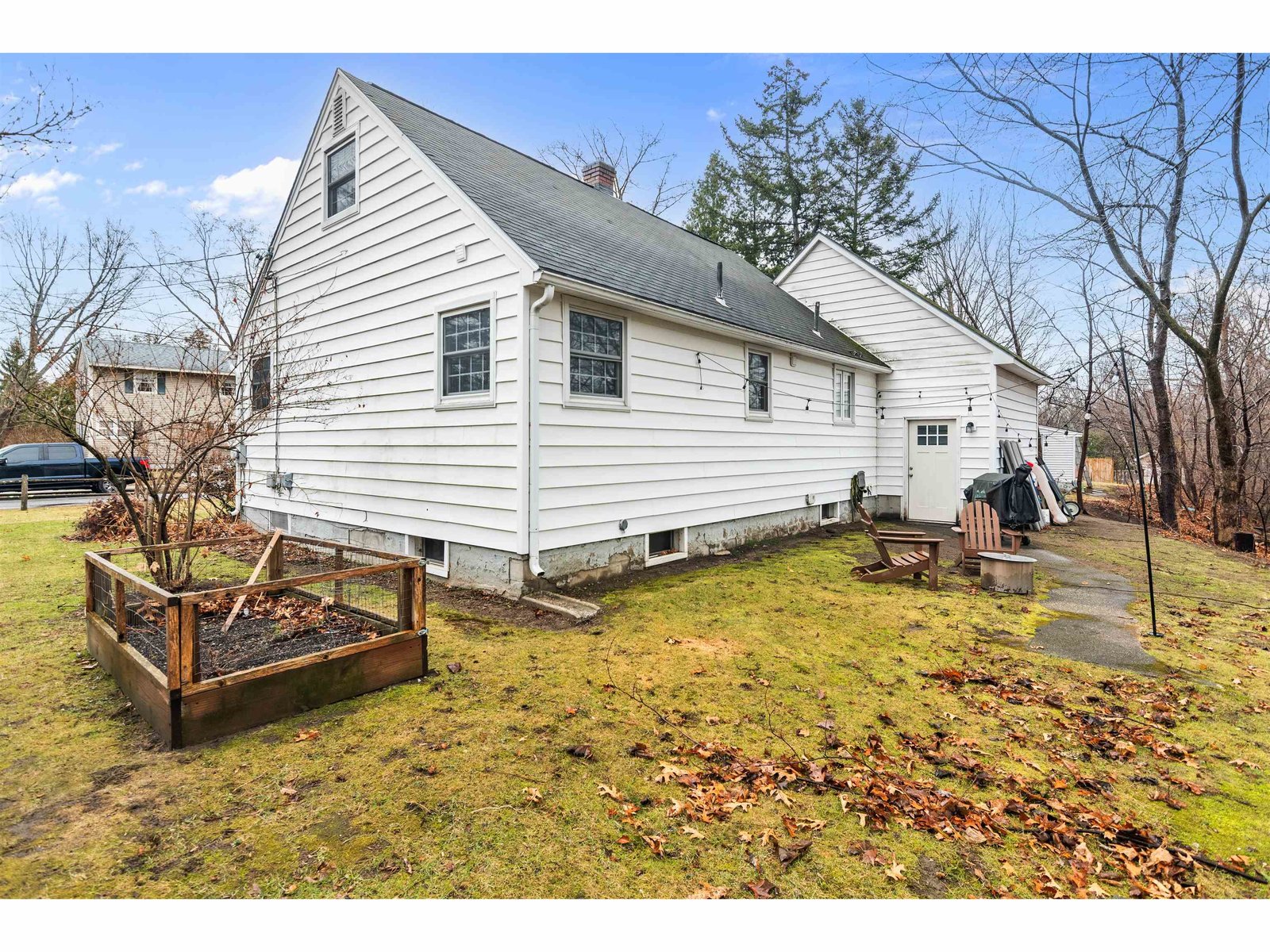 8 Nahma Avenue