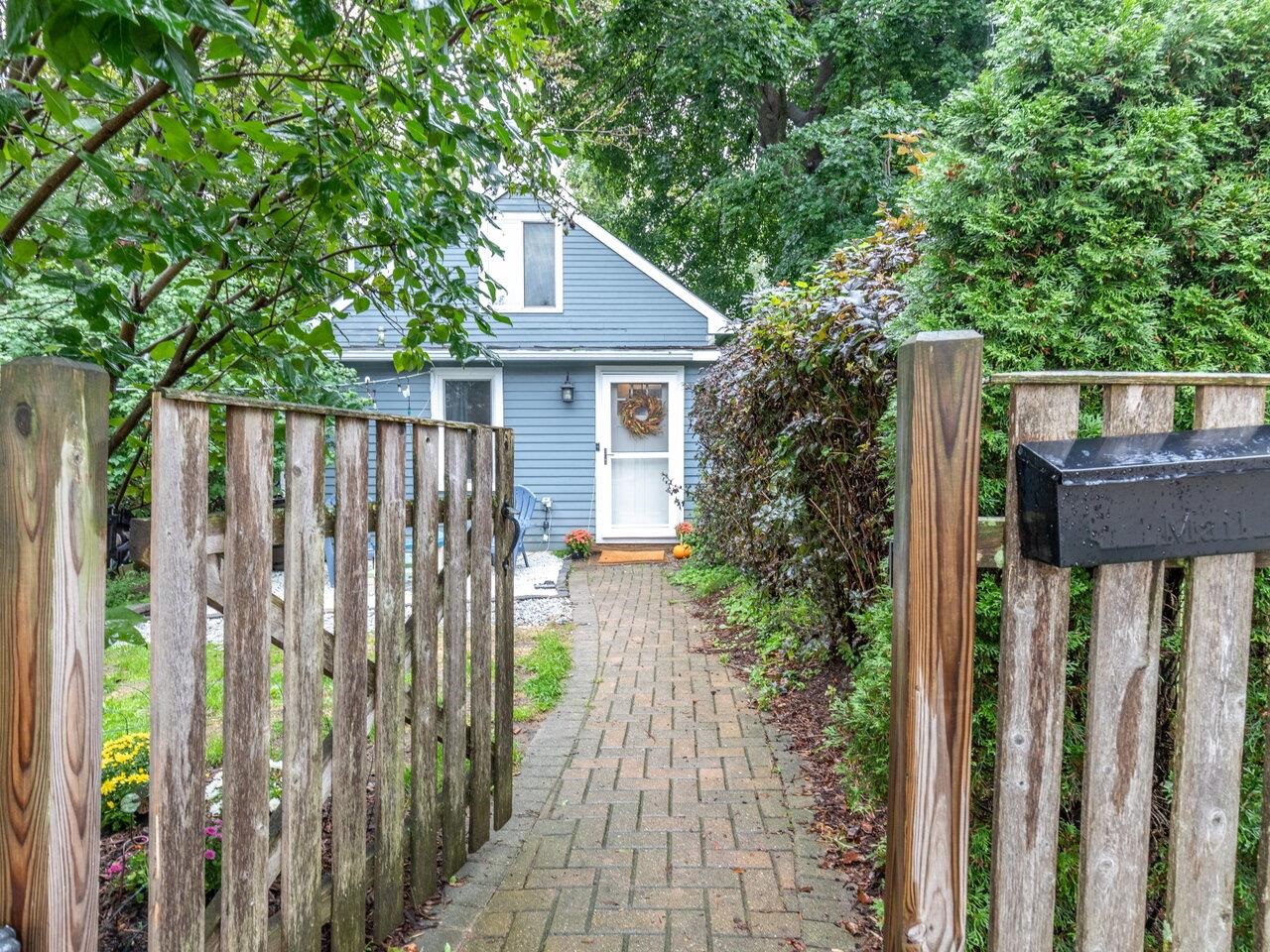 8 Normand Street