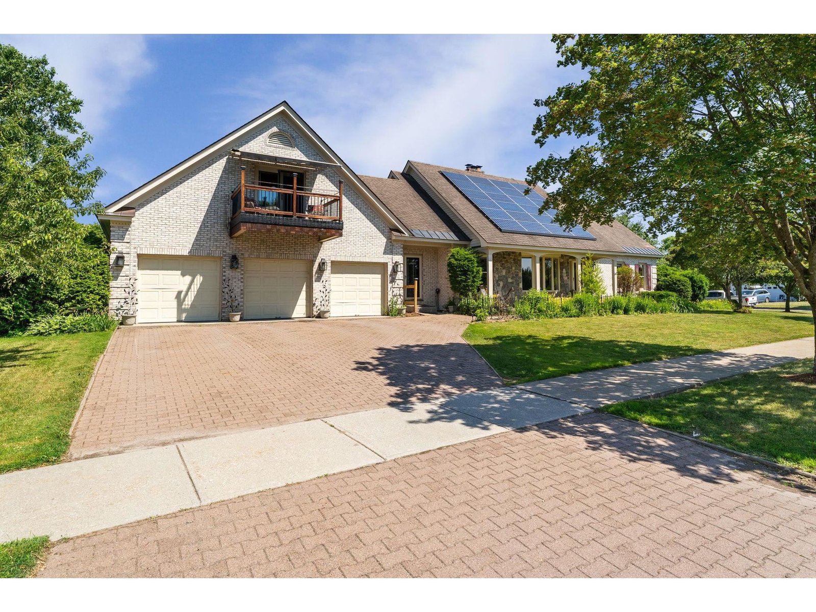 8 Pinnacle Drive