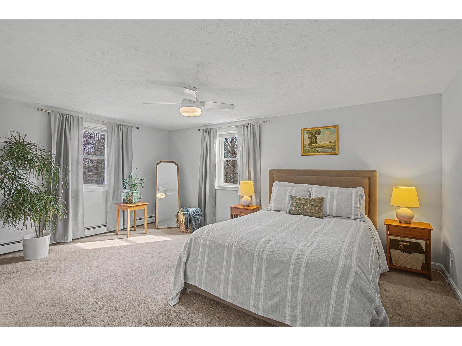 2nd Floor: Primary Bedroom
