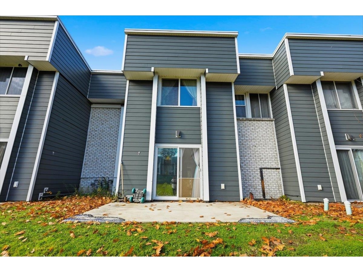 8 Timber Lane, Unit 24