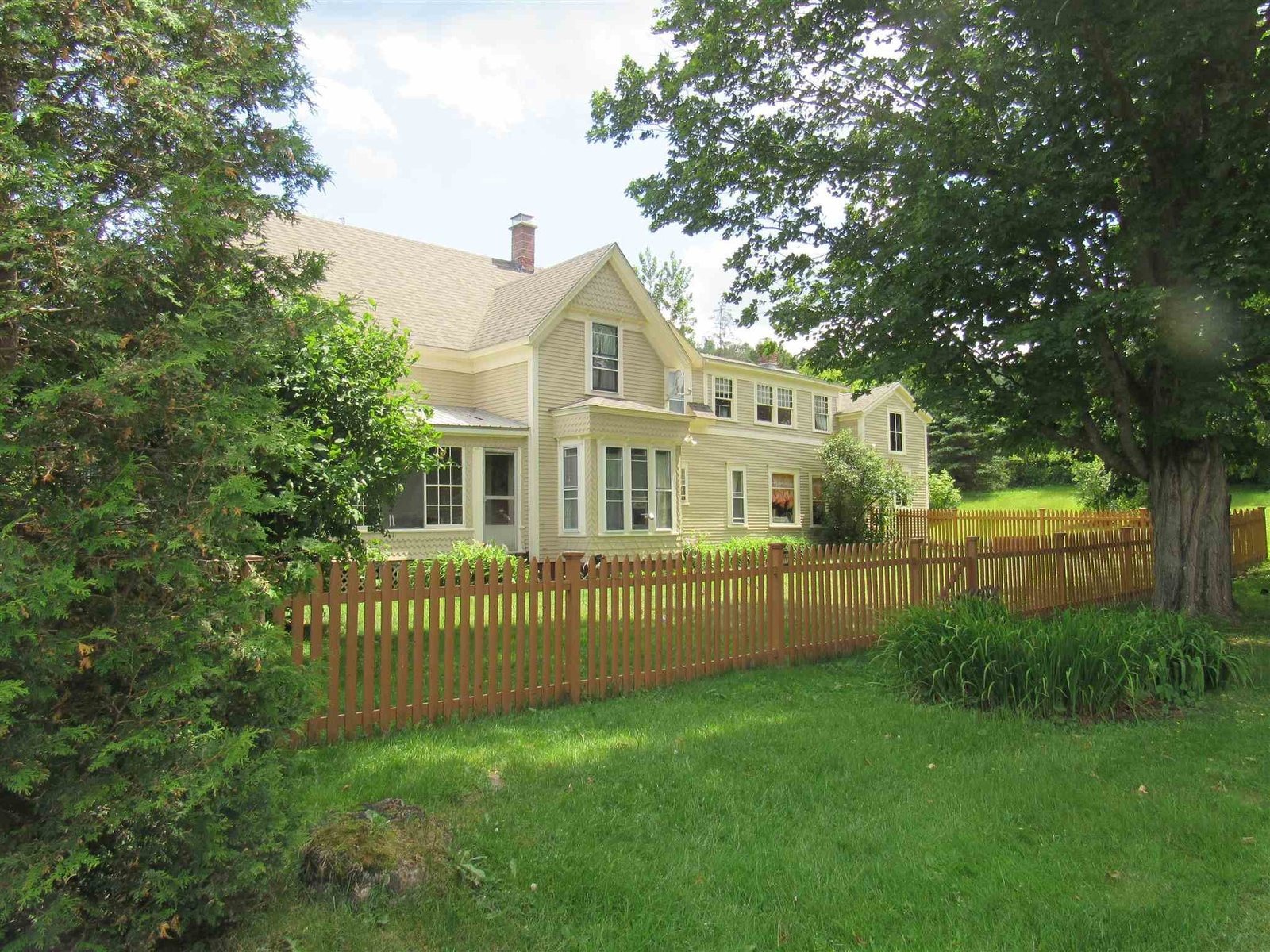 8 Willoughby Avenue