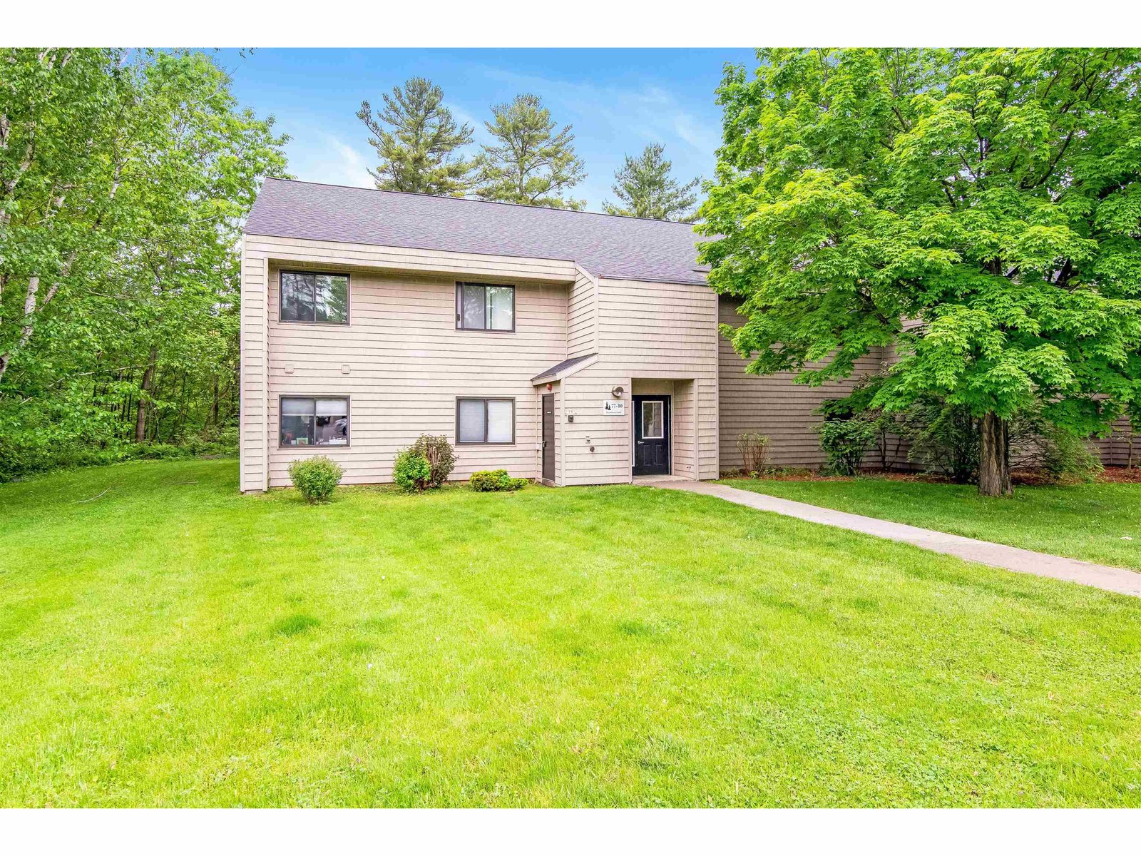 80 Hawthorne Circle