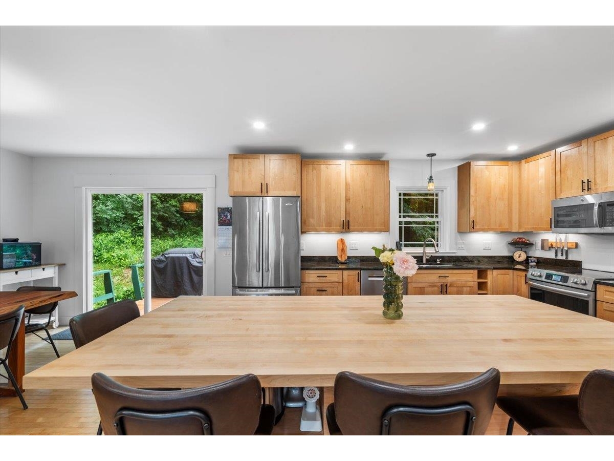 80 Phoenix Circle