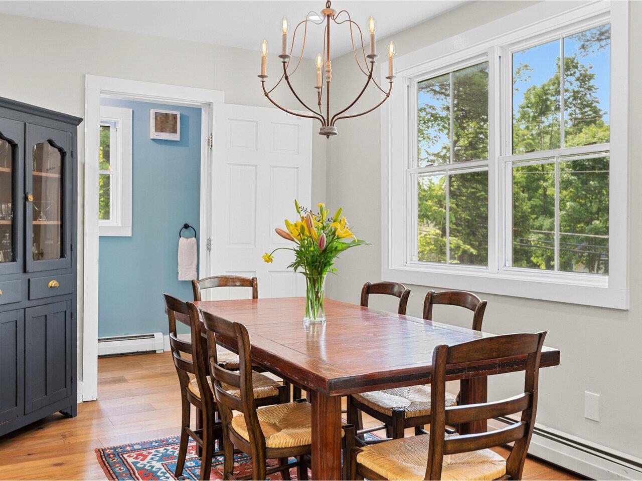 1/2 bath off dining room
