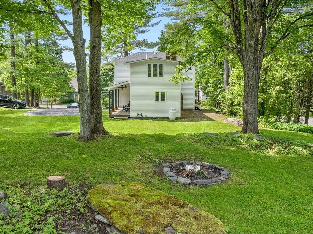 Captivating lawn