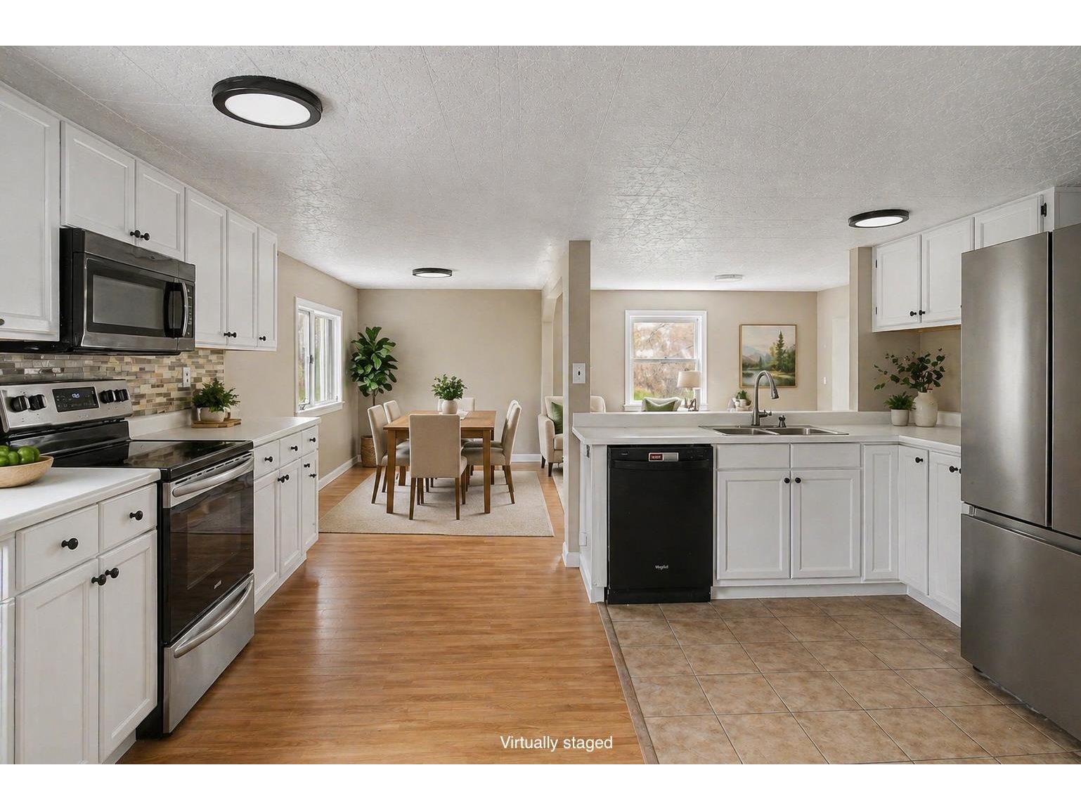 Kitchen (Virtually Staged)