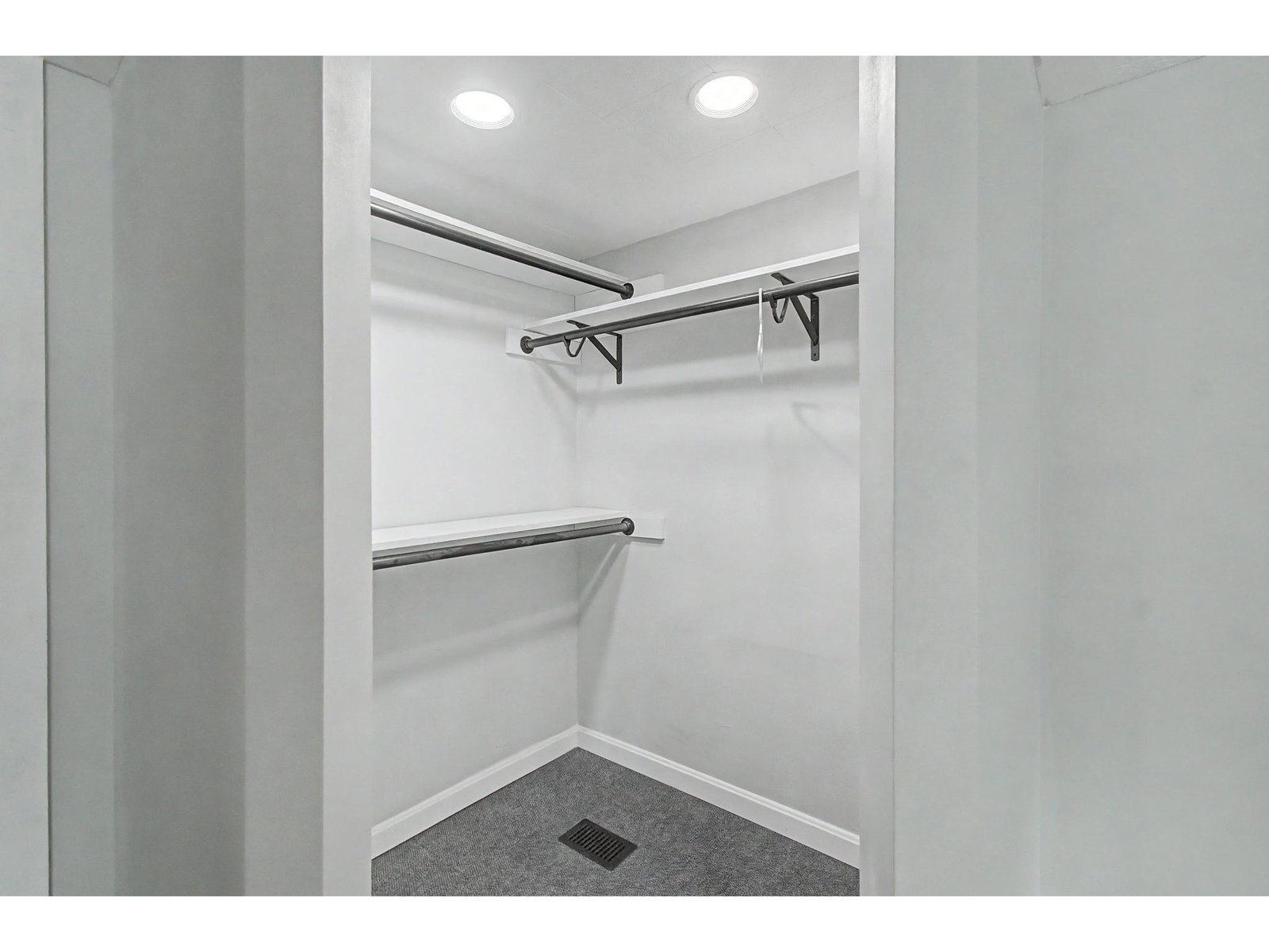 Main Level Bedroom 1 Closet