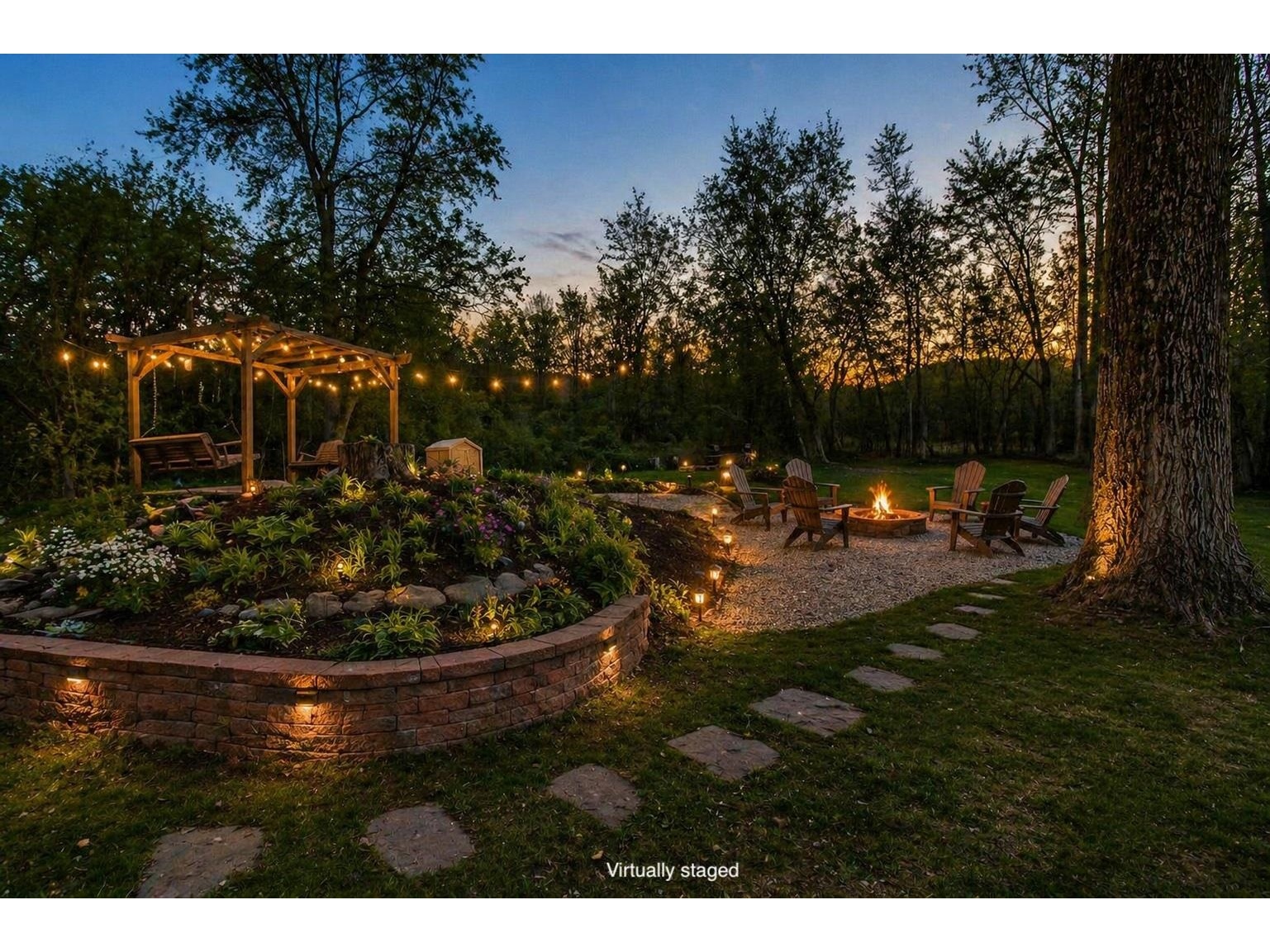 Back Yard (Virtually Staged)