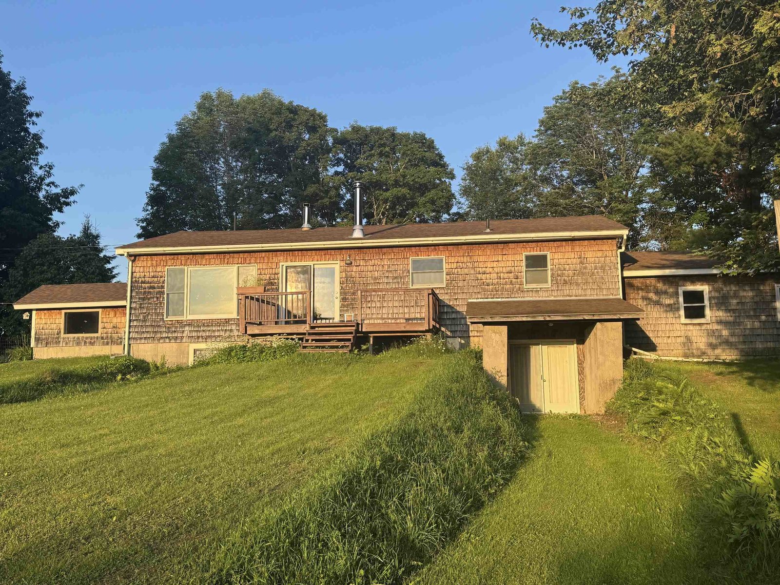 806 Maple Hill Road