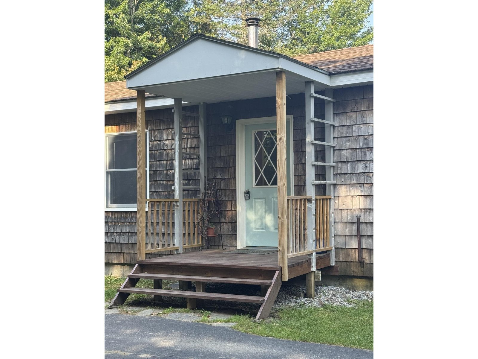 806 Maple Hill Road
