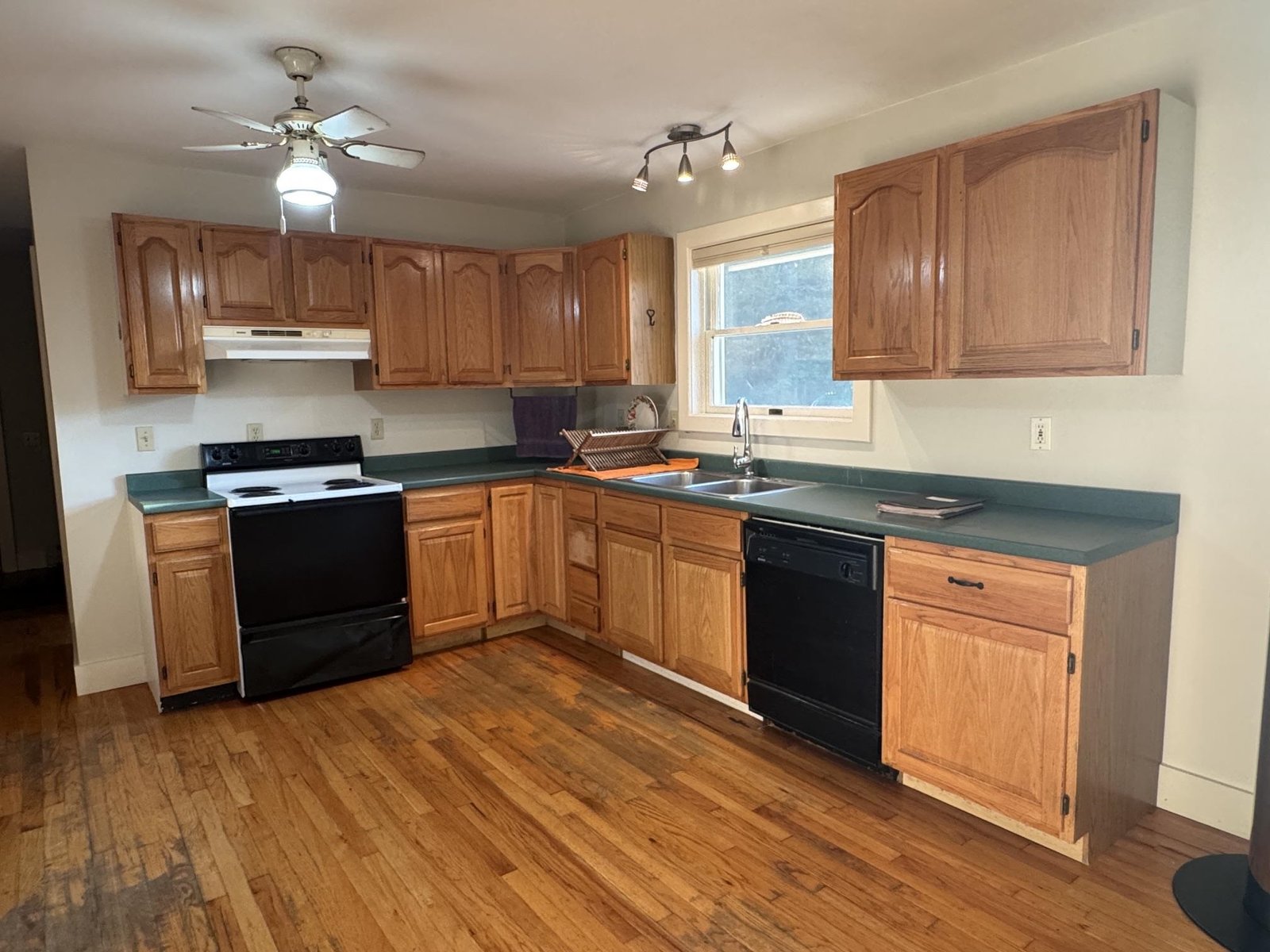 806 Maple Hill Road