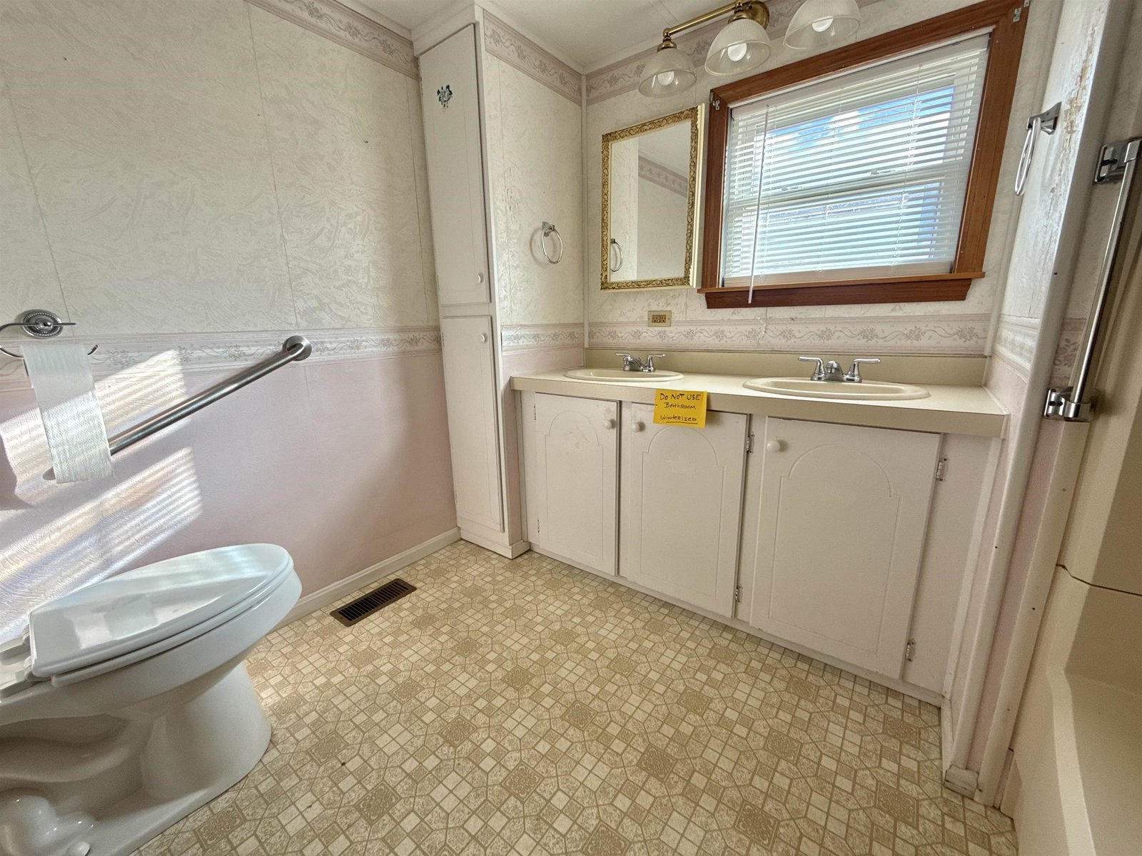 81 Crampton Road, Unit 33