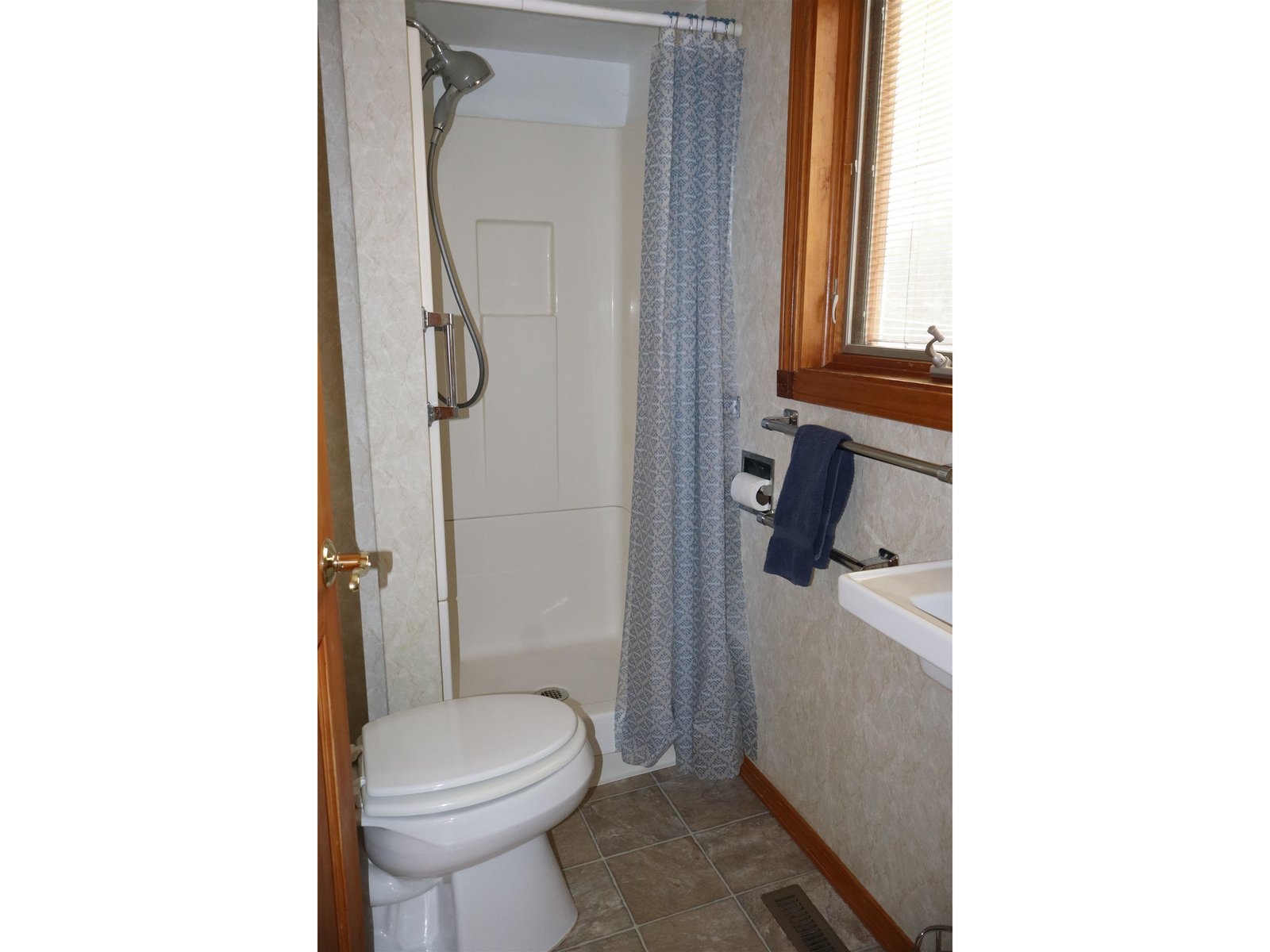 1st floor bathroom
