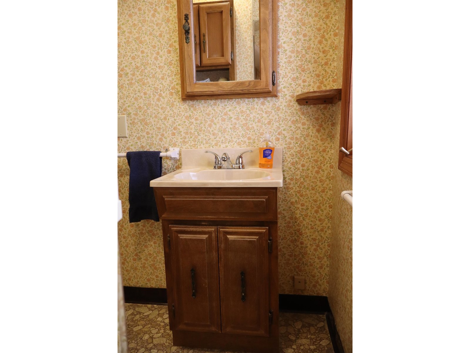 2nd floor bathroom