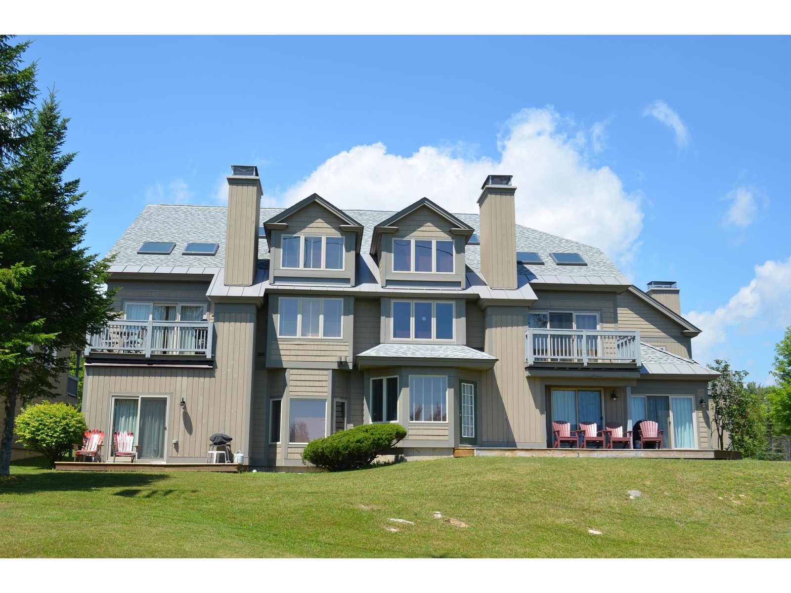 81 Daybreak Drive, Unit I202