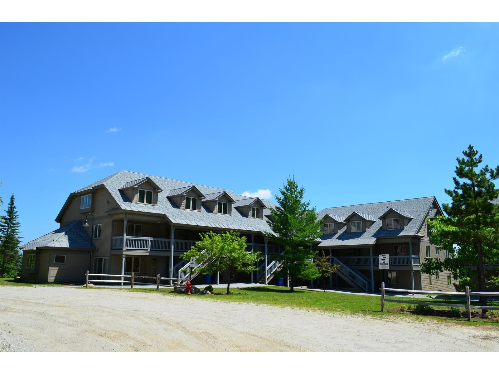 81 Daybreak Drive, Unit I202