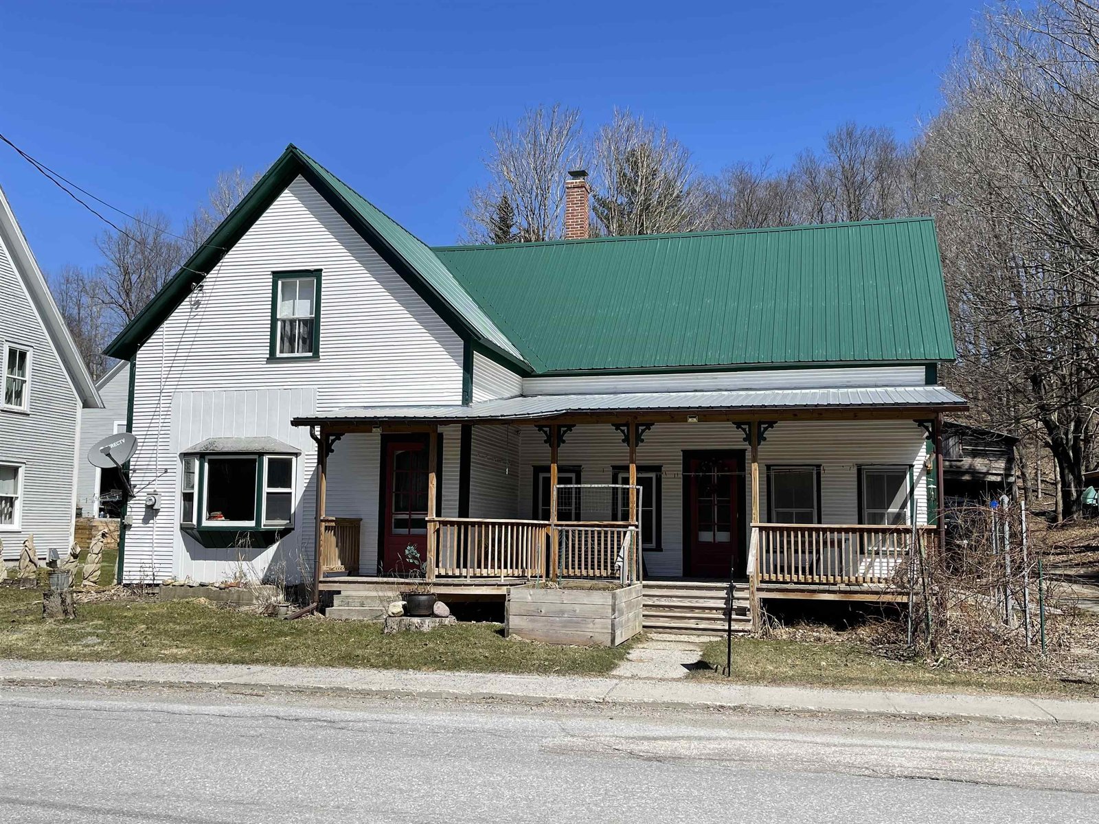 81 E River Road