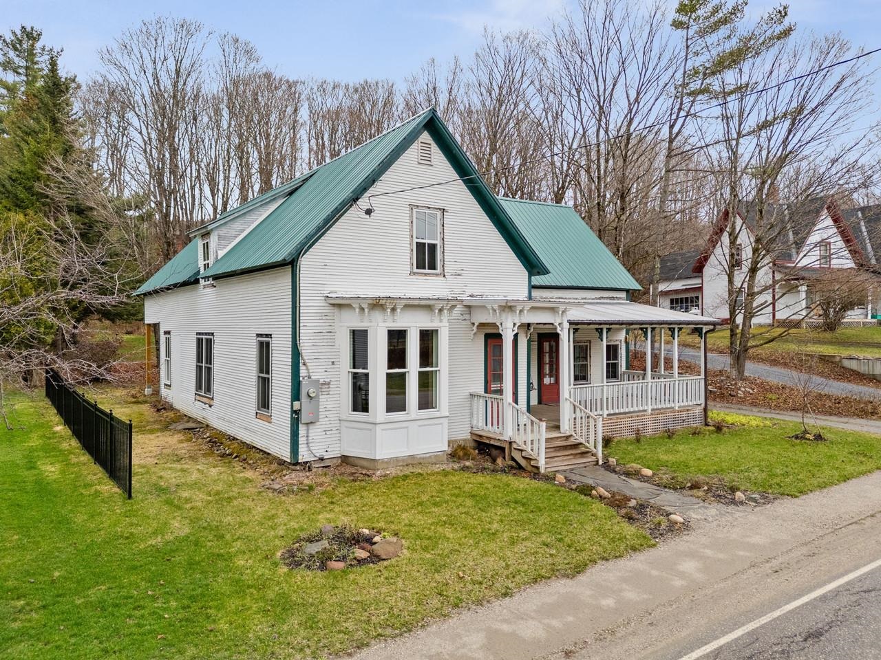 81 East River Road Lincoln