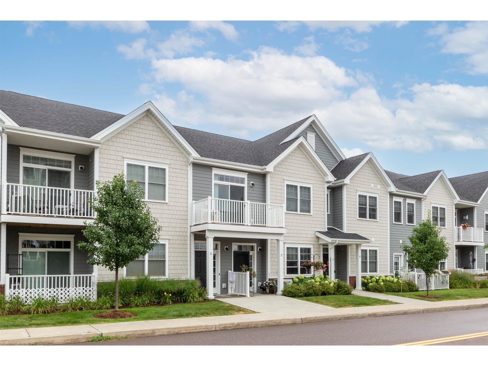 81 Holland Lane, Unit 5
