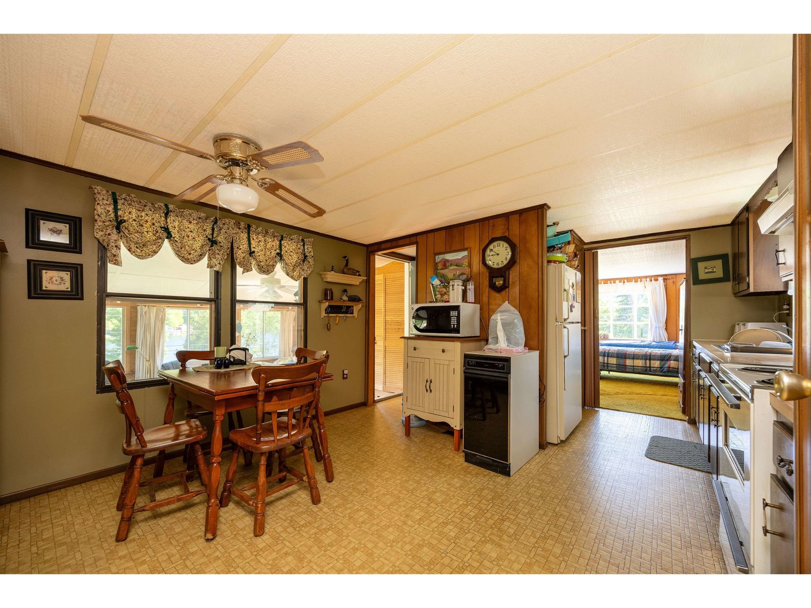 81 Shoreline Drive
