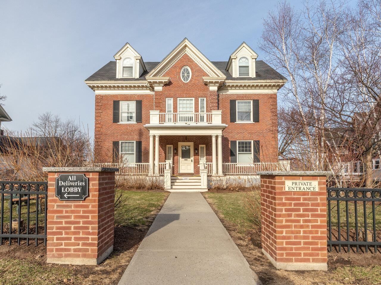 81 South Williams Street, Burlington
