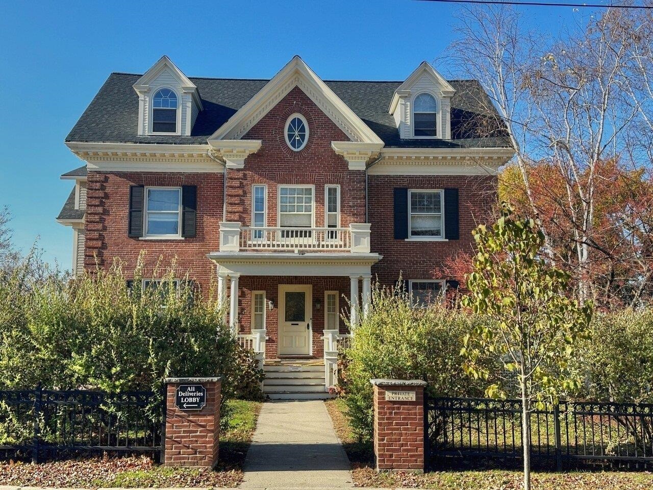 81 South Williams Street, Unit 307