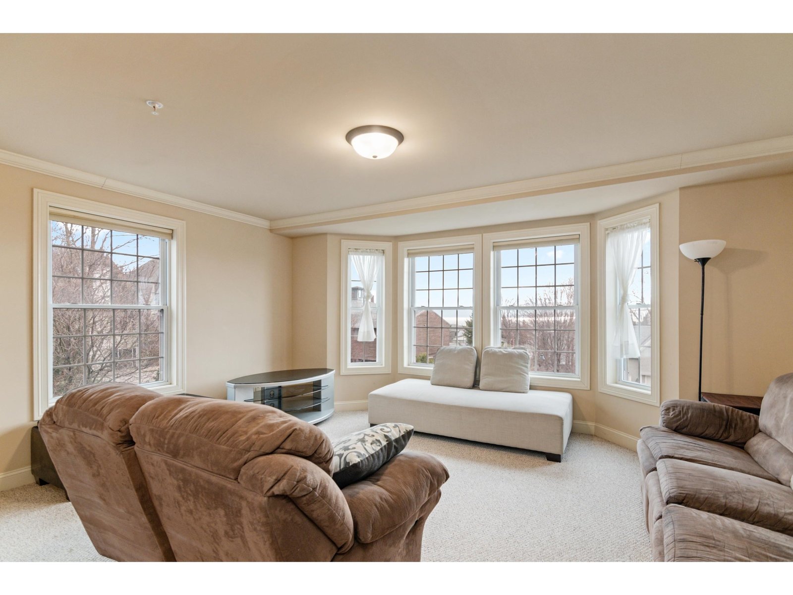 81 South Williams Street, Unit 202