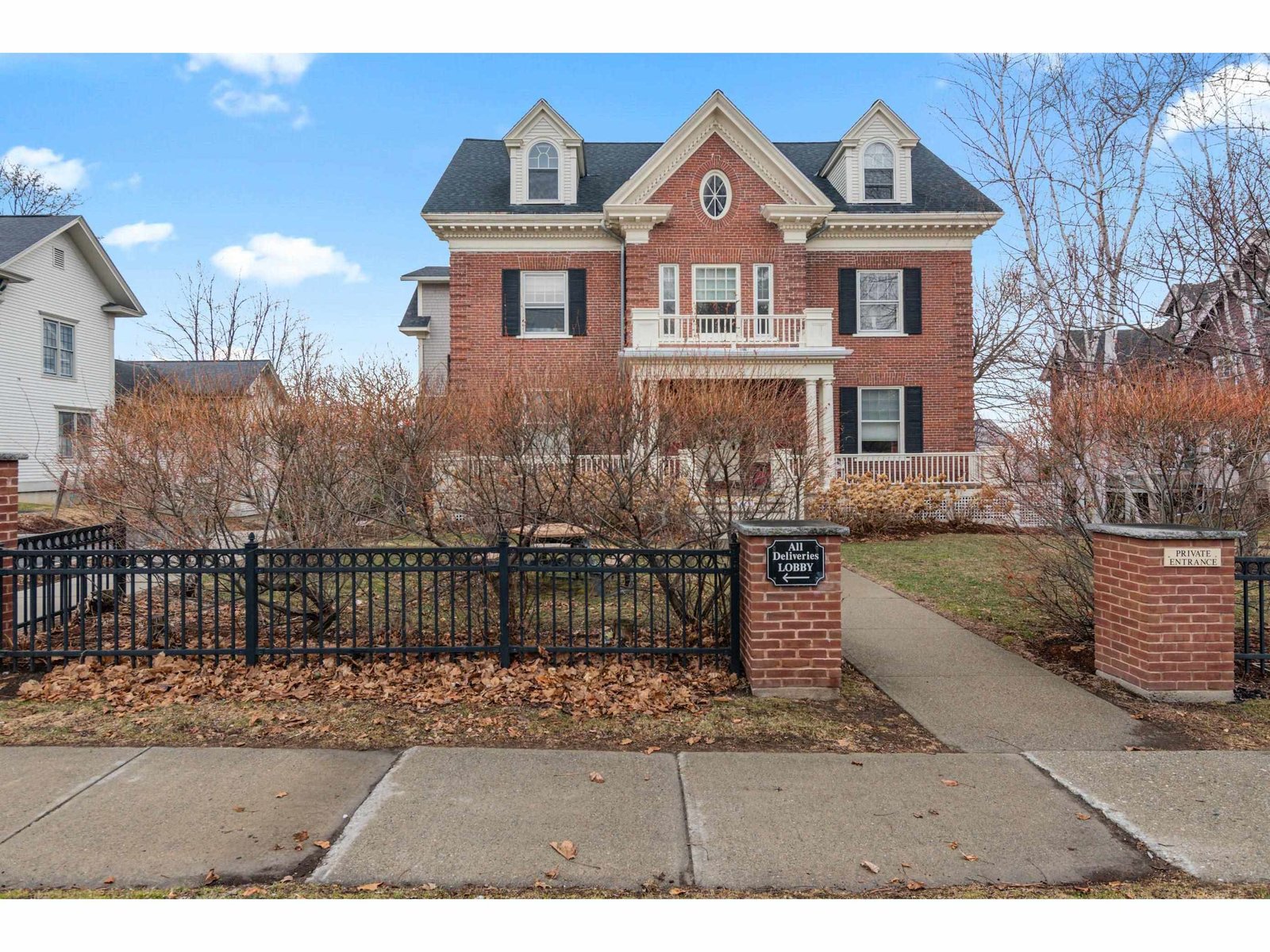 81 South Williams Street, Unit 202