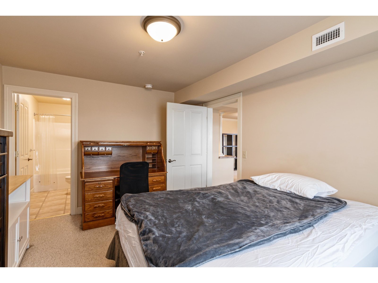 81 South Williams Street, Unit 202