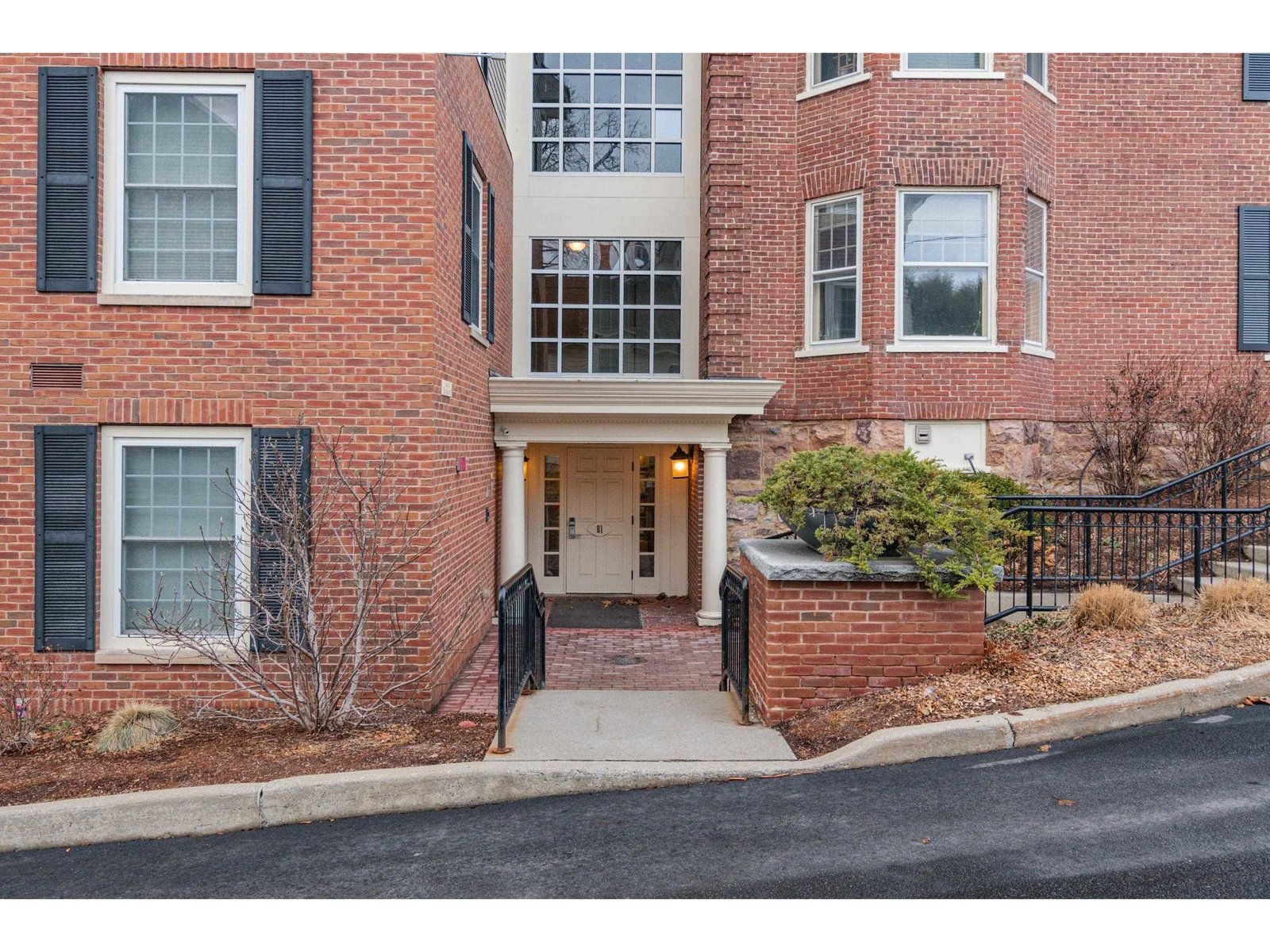 81 South Williams Street, Unit 202
