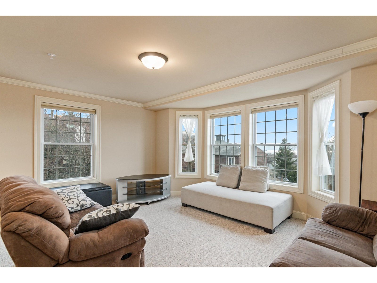 81 South Williams Street, Unit 202