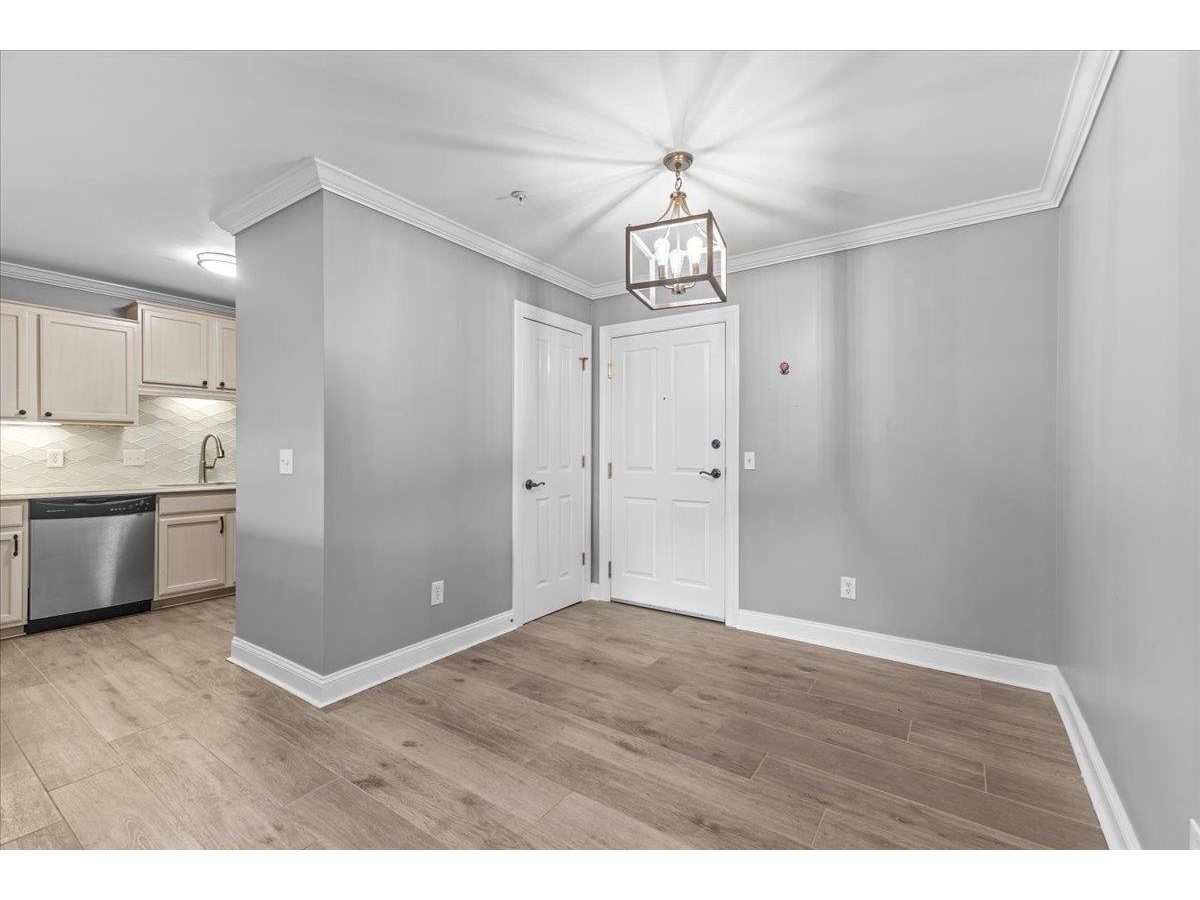 81 South Williams Street, Unit 203