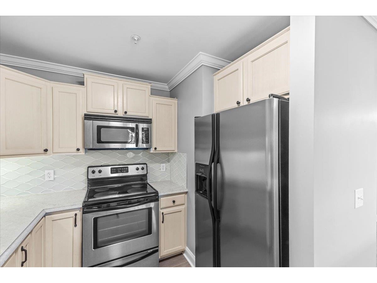 81 South Williams Street, Unit 203