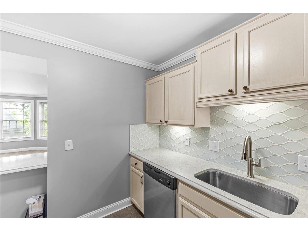81 South Williams Street, Unit 203