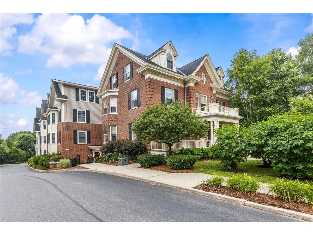 81 South Williams Street, Unit 203