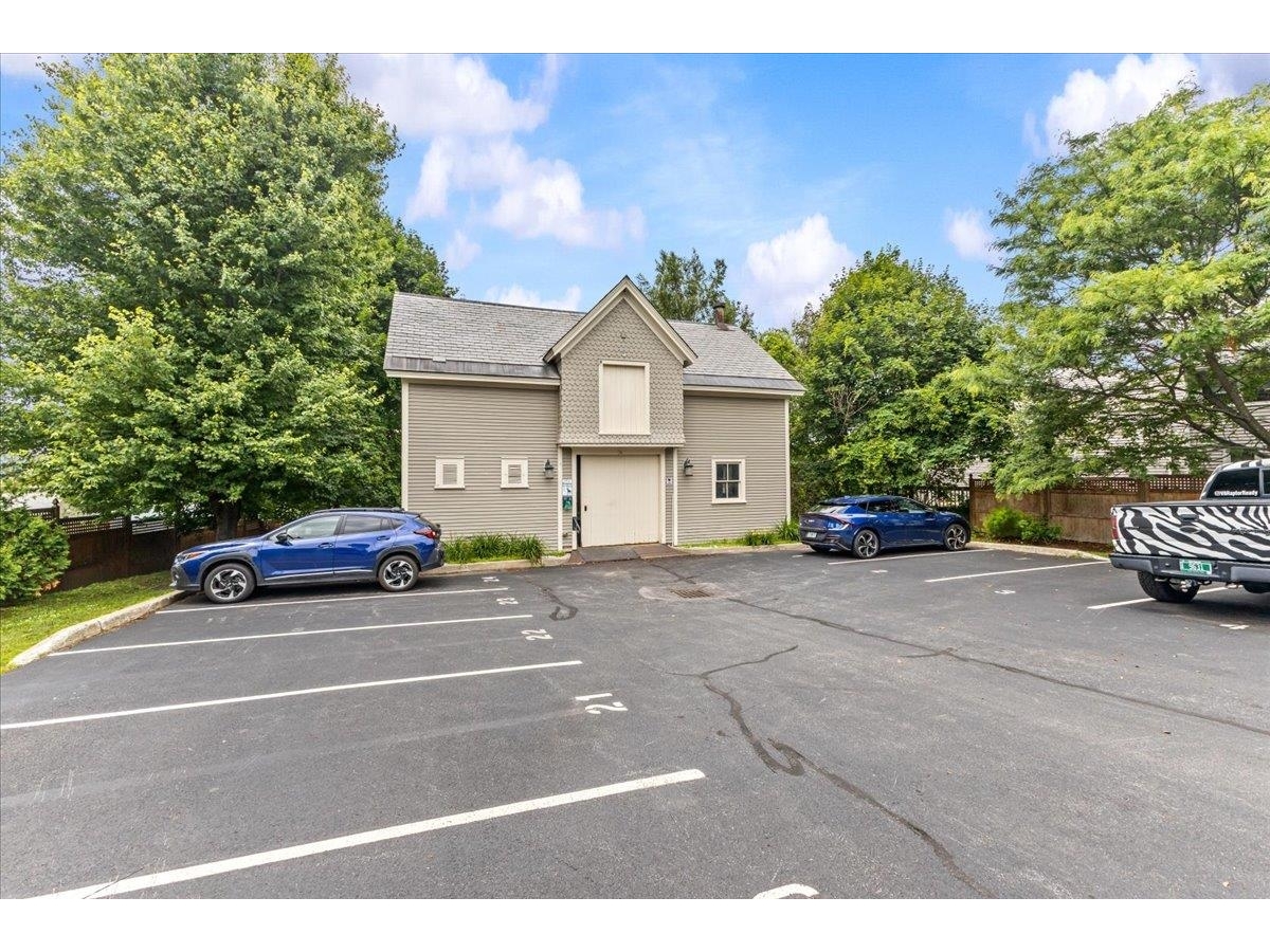 81 South Williams Street, Unit 203