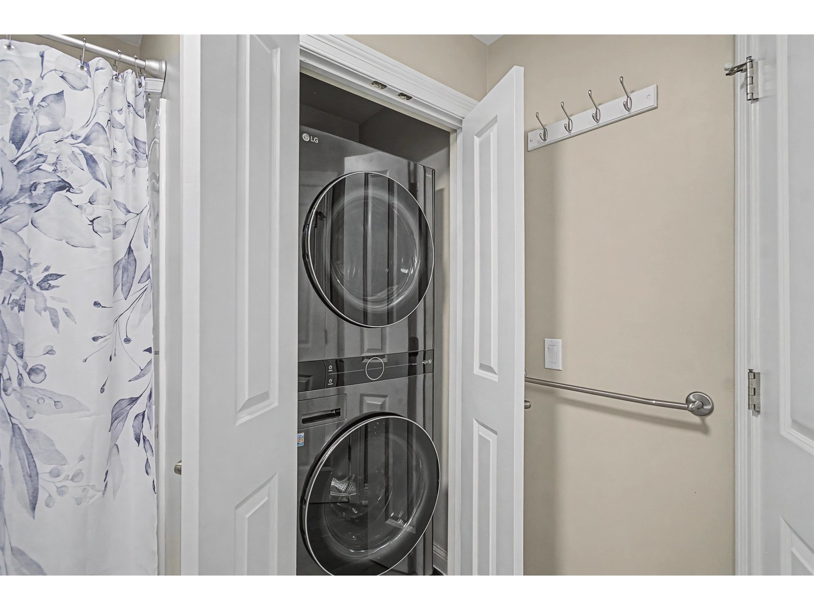 Full Bathroom with Laundry