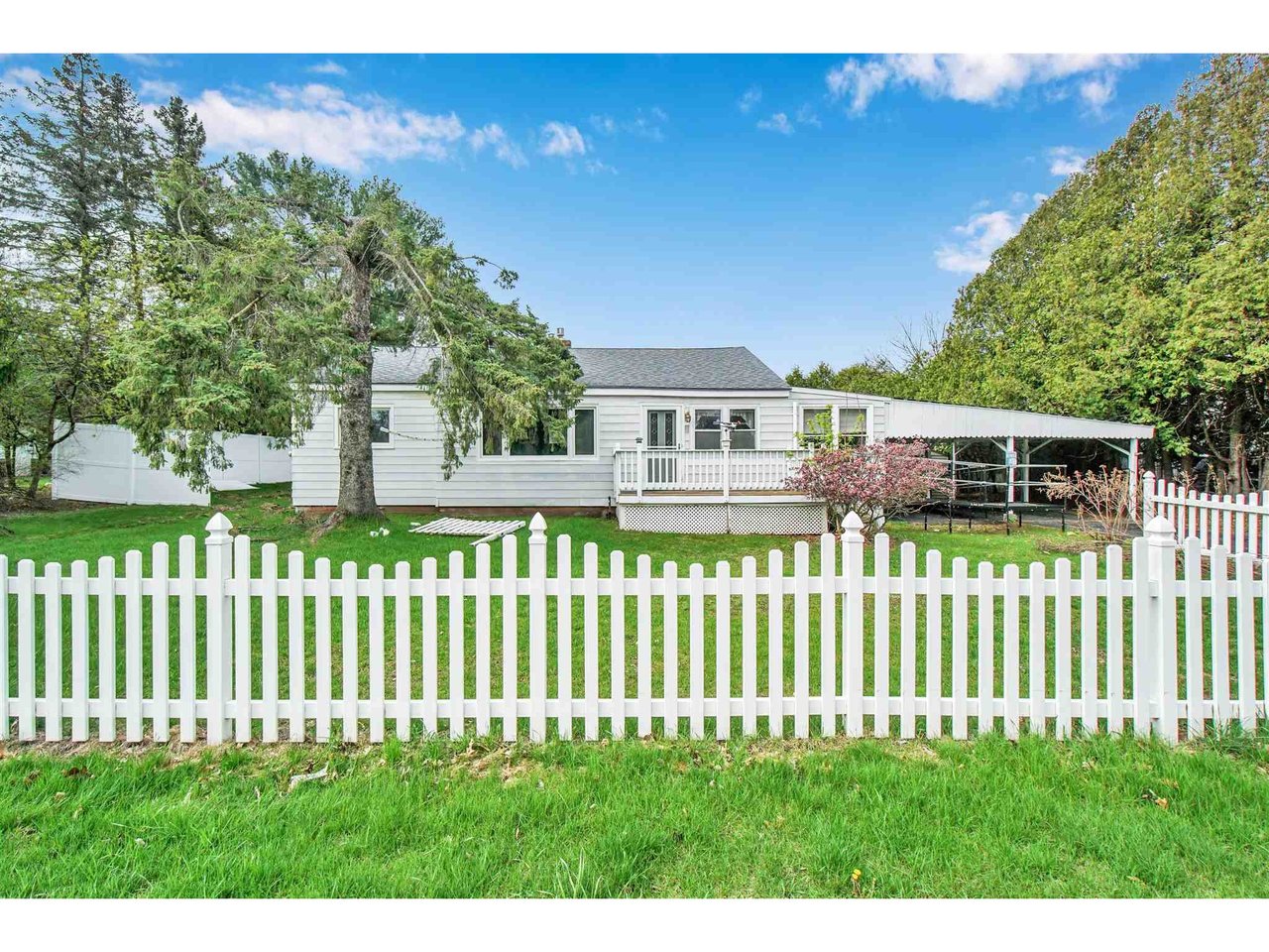 816 Bay Road